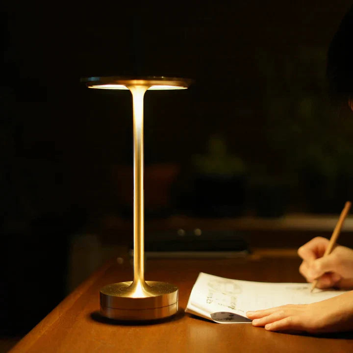 Lampe LED sans fil au design élégant et tactile